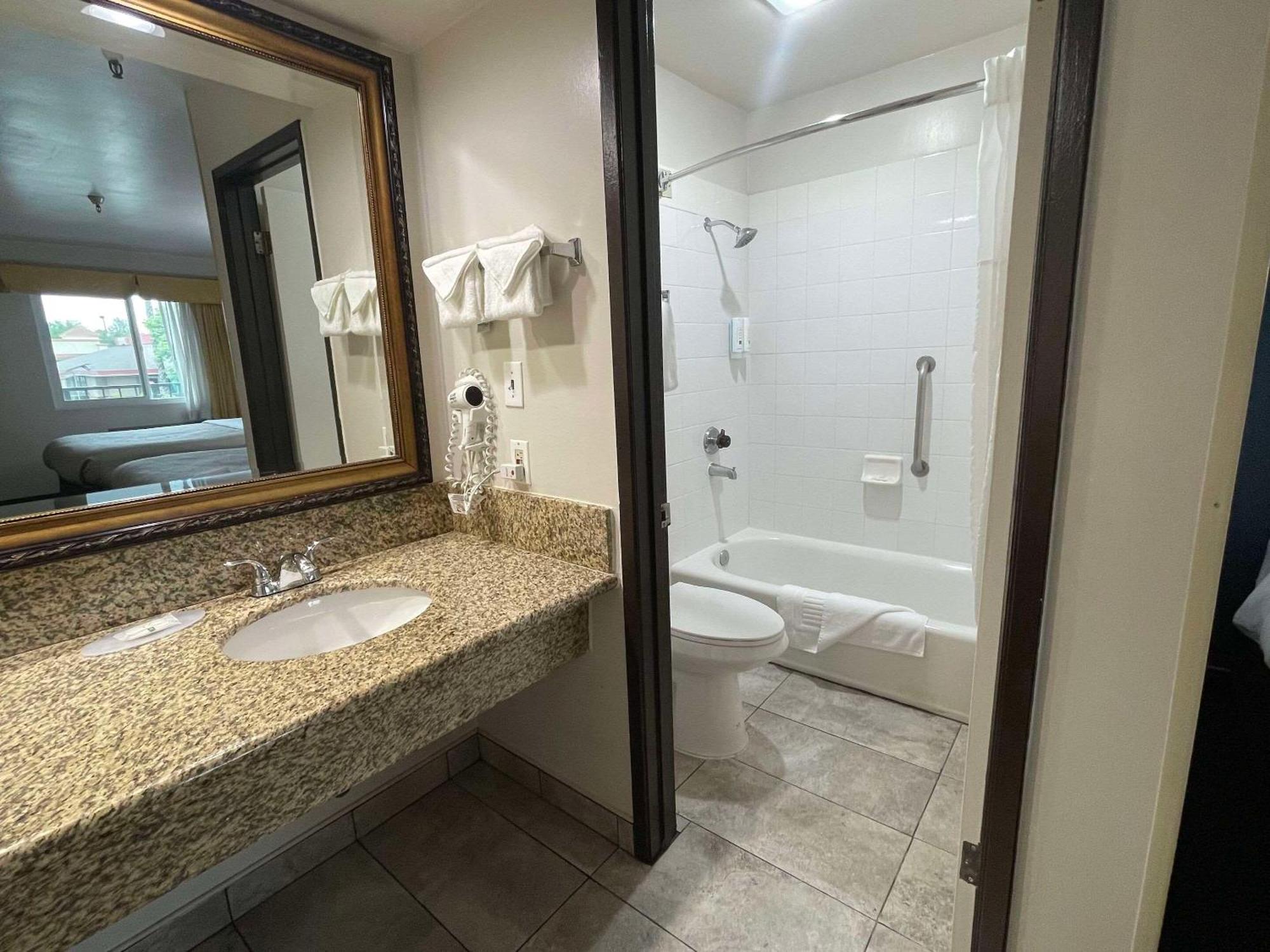 Quality Inn Ontario Airport Convention Center Luaran gambar